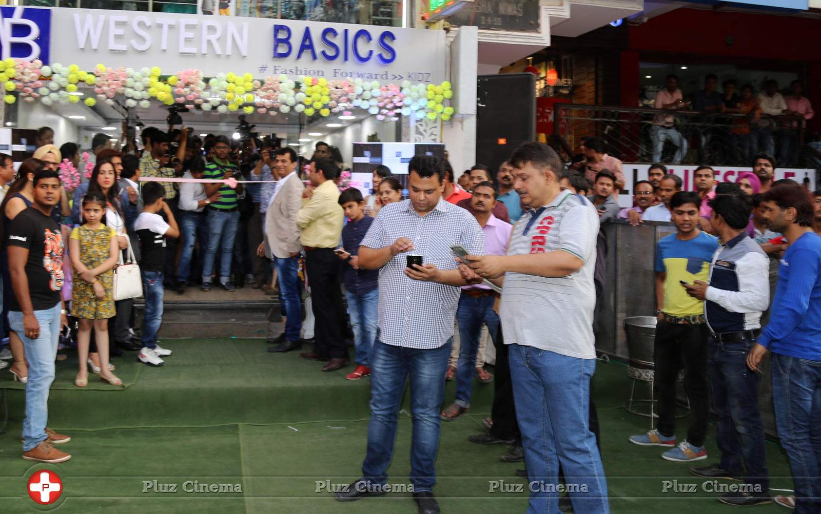 Karisma Kapoor Inaugurated Western Basics Kids Wear Store Photos | Picture 1309070