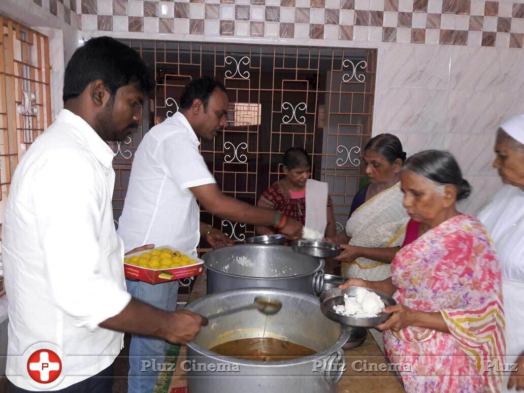Vishal Mother's Day Celebration at Mercy Home Stills | Picture 1314575