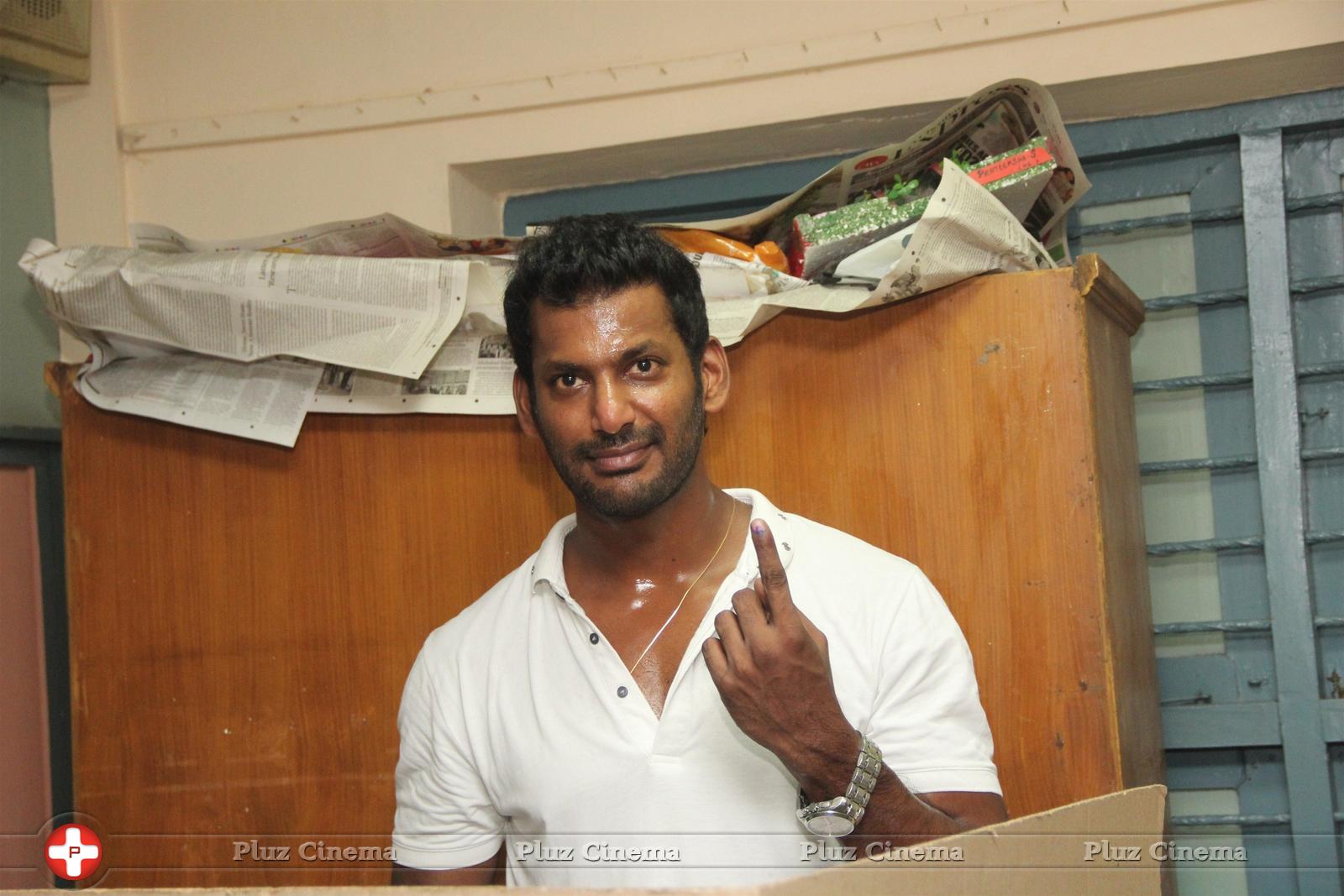 Vishal Krishna - Celebrities Cast their Votes in TN Election 2016 Photos | Picture 1315155