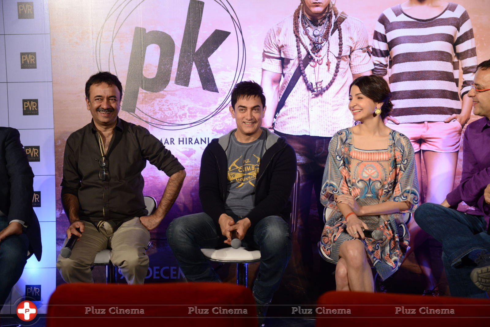 Aamir Khan and Anushka Sharma promotes PK Movie at Hyderabad Photos | Picture 899558