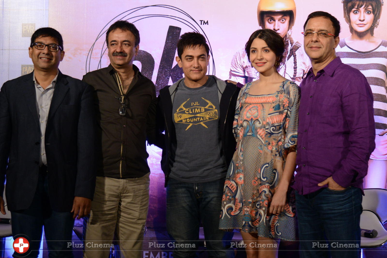 Aamir Khan and Anushka Sharma promotes PK Movie at Hyderabad Photos | Picture 899875