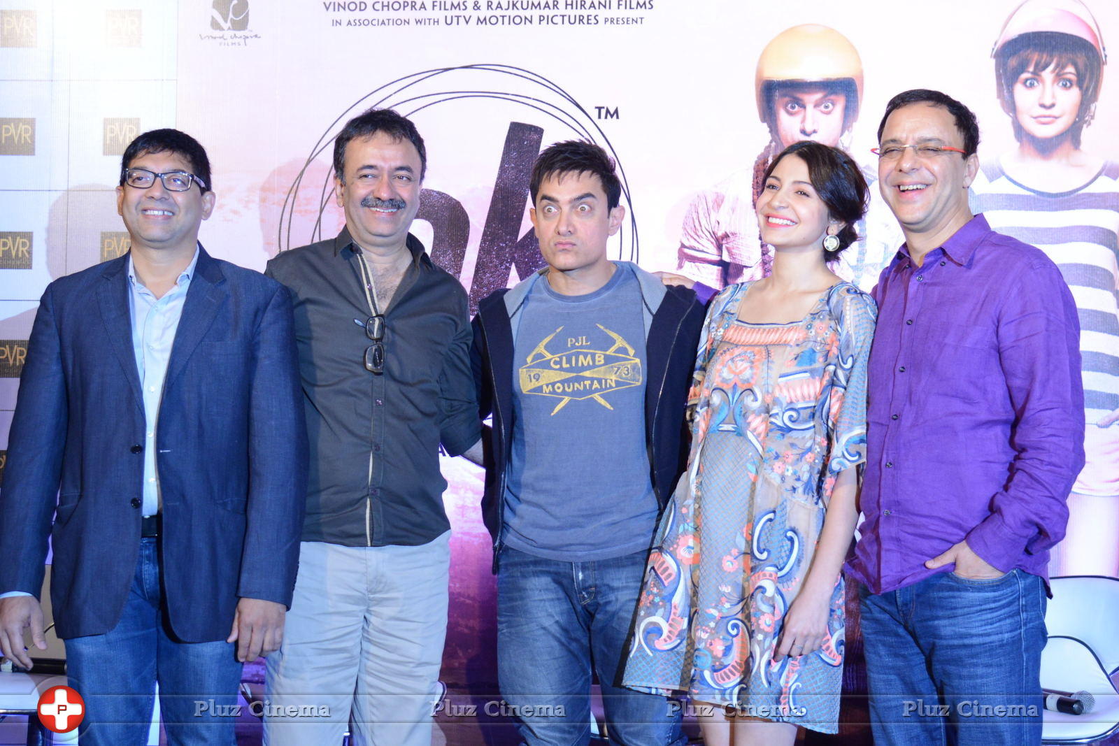 Aamir Khan and Anushka Sharma promotes PK Movie at Hyderabad Photos | Picture 899880