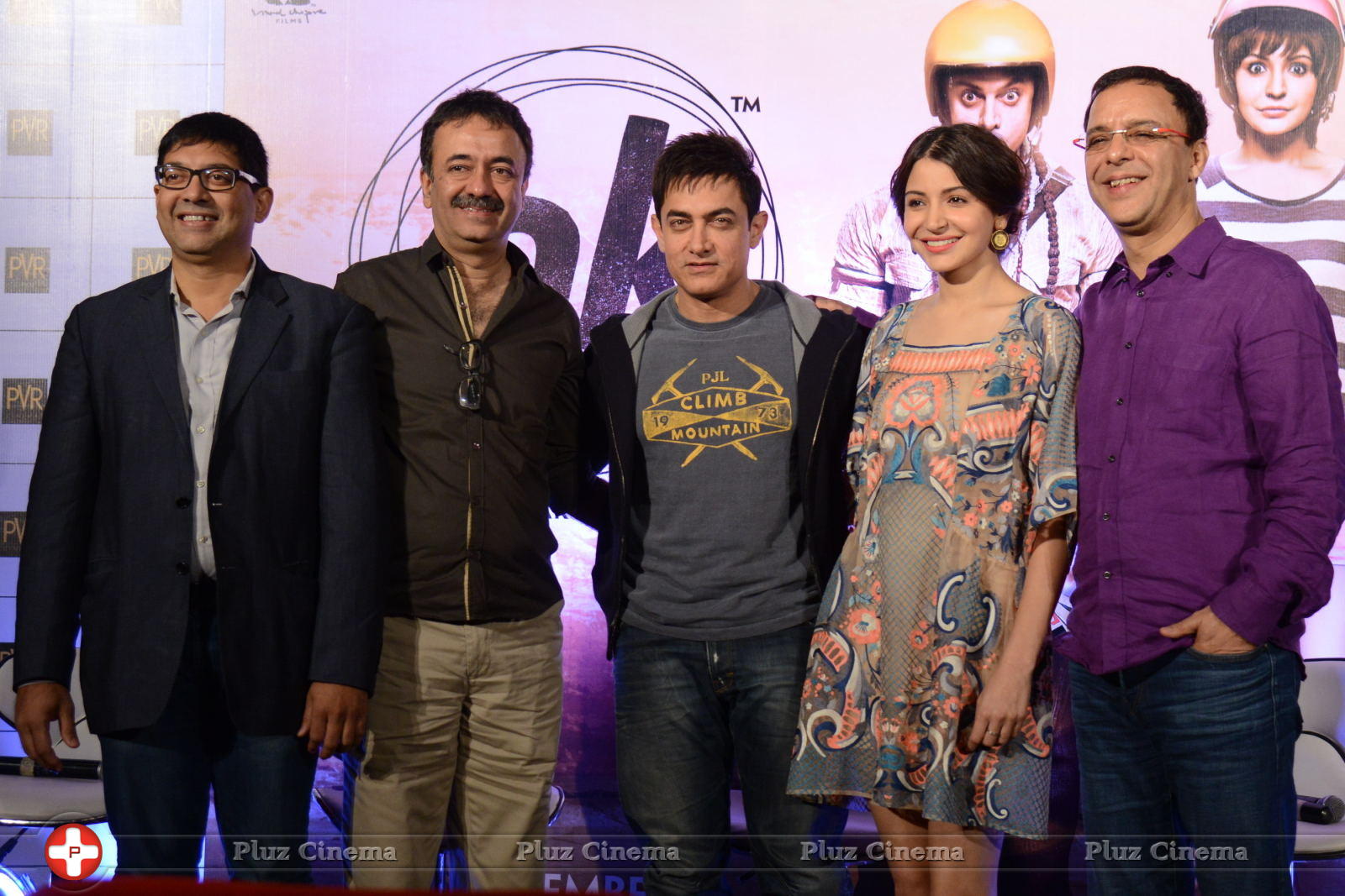 Aamir Khan and Anushka Sharma promotes PK Movie at Hyderabad Photos | Picture 899885