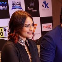 Sonakshi Sinha - Arjun Kapoor and Sonakshi Sinha at Tevar Movie Press Meet Photos | Picture 914422