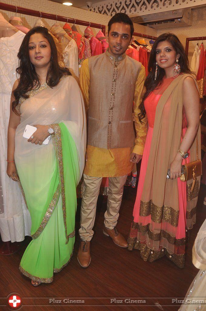 Pinky Roshan & Geeta Basra at Ushma Vaidya Festive Collection Photos | Picture 843647