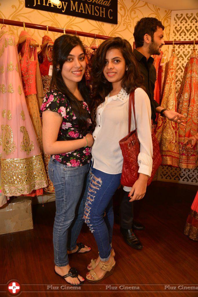Pinky Roshan & Geeta Basra at Ushma Vaidya Festive Collection Photos | Picture 843761