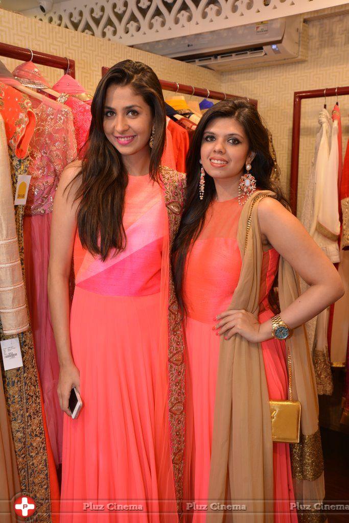Pinky Roshan & Geeta Basra at Ushma Vaidya Festive Collection Photos | Picture 843786