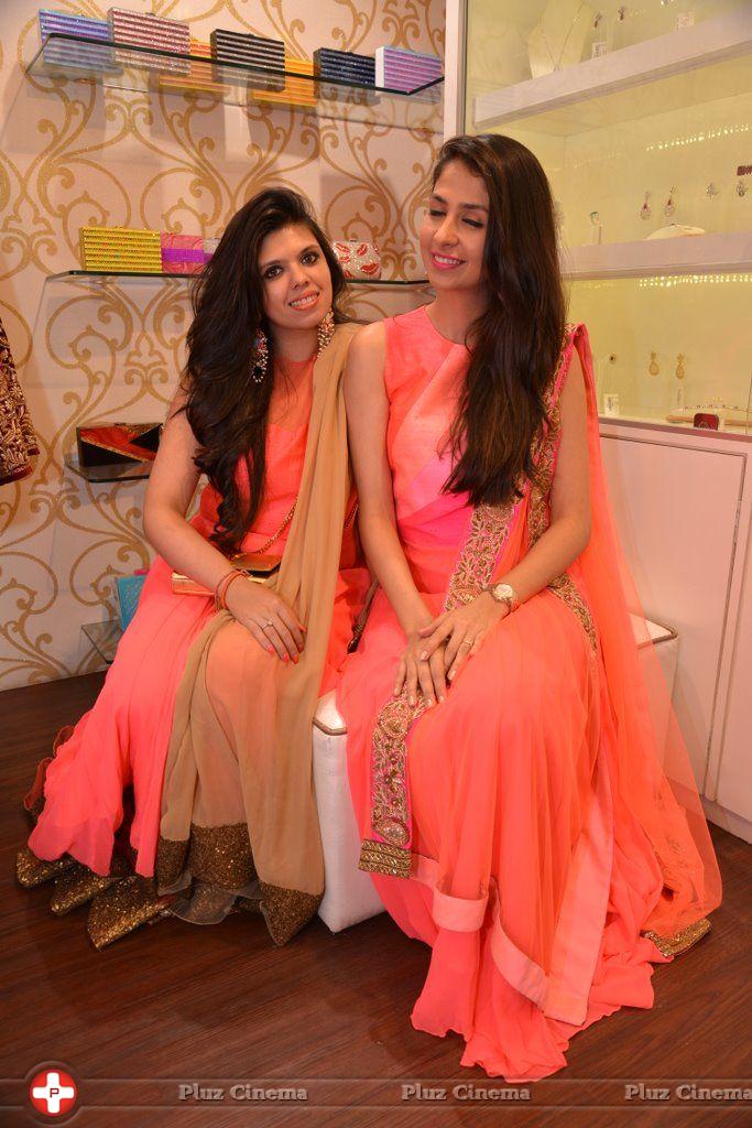 Pinky Roshan & Geeta Basra at Ushma Vaidya Festive Collection Photos | Picture 843828