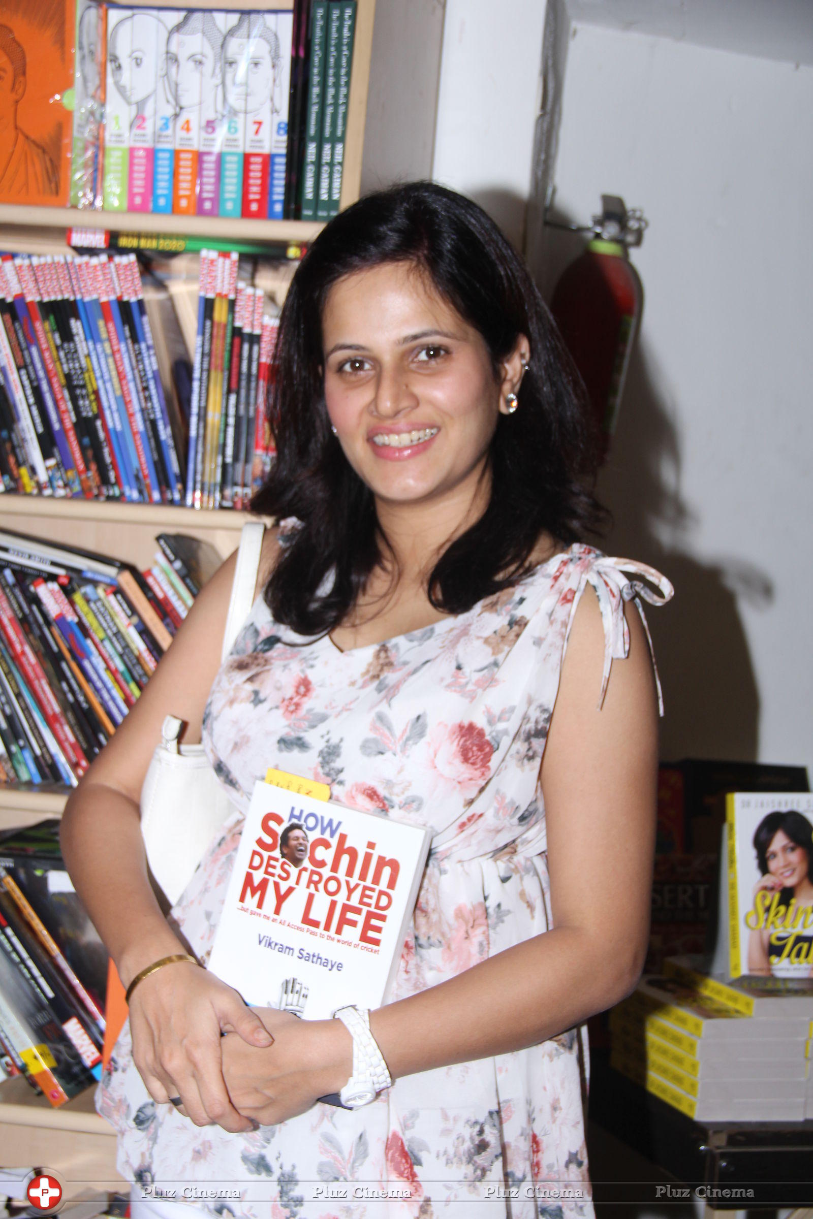 Yuvraj Singh and Mandira Bedi at Vikram Sathye Book Launch Photos | Picture 845731