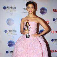 Alia Bhatt - Bolly Celebs at Ciroc Filmfare Glamour and Style Awards Stills | Picture 976059