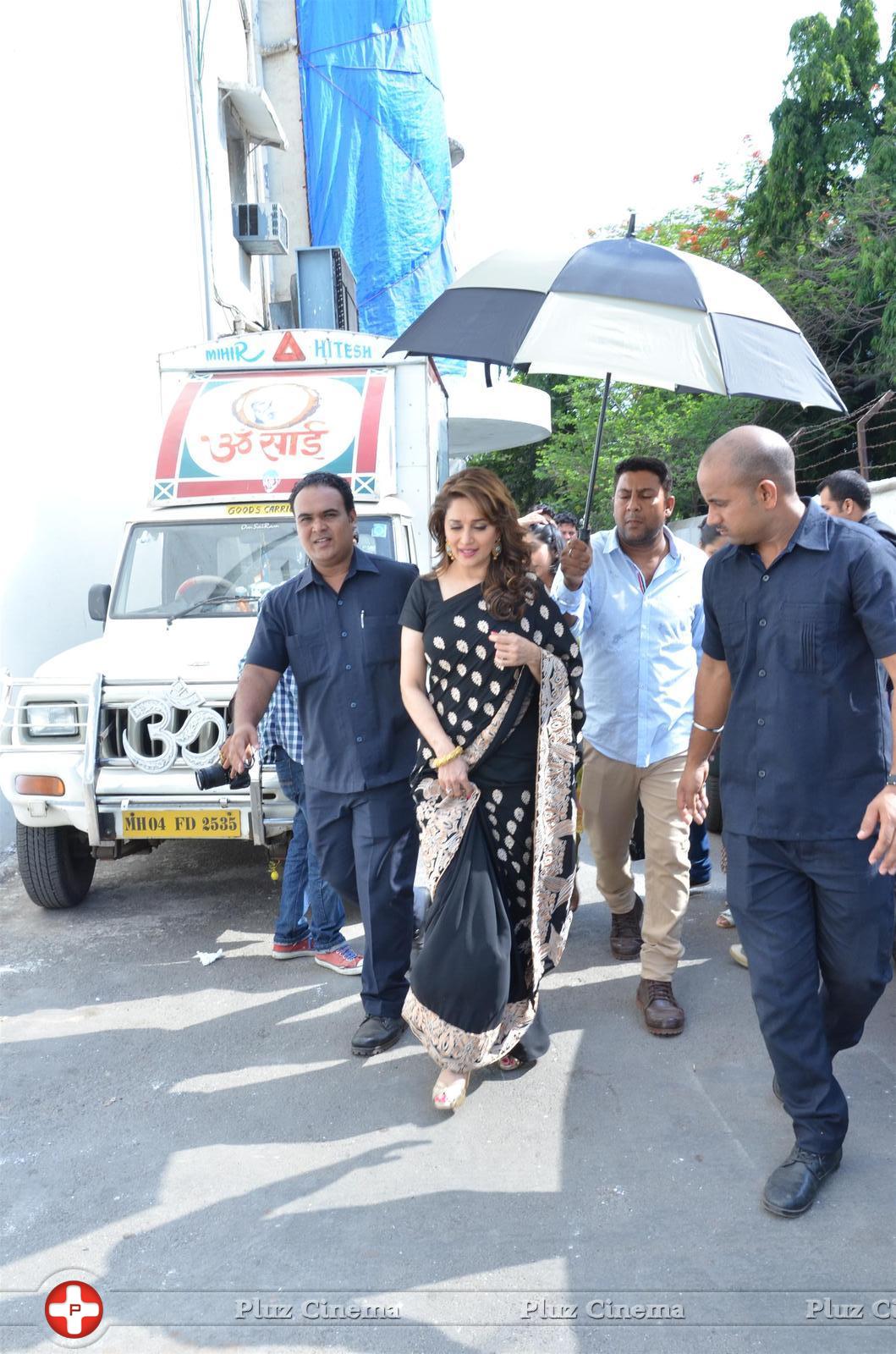 Madhuri Dixit on the sets of DID Super Moms 2015 Stills | Picture 1031295