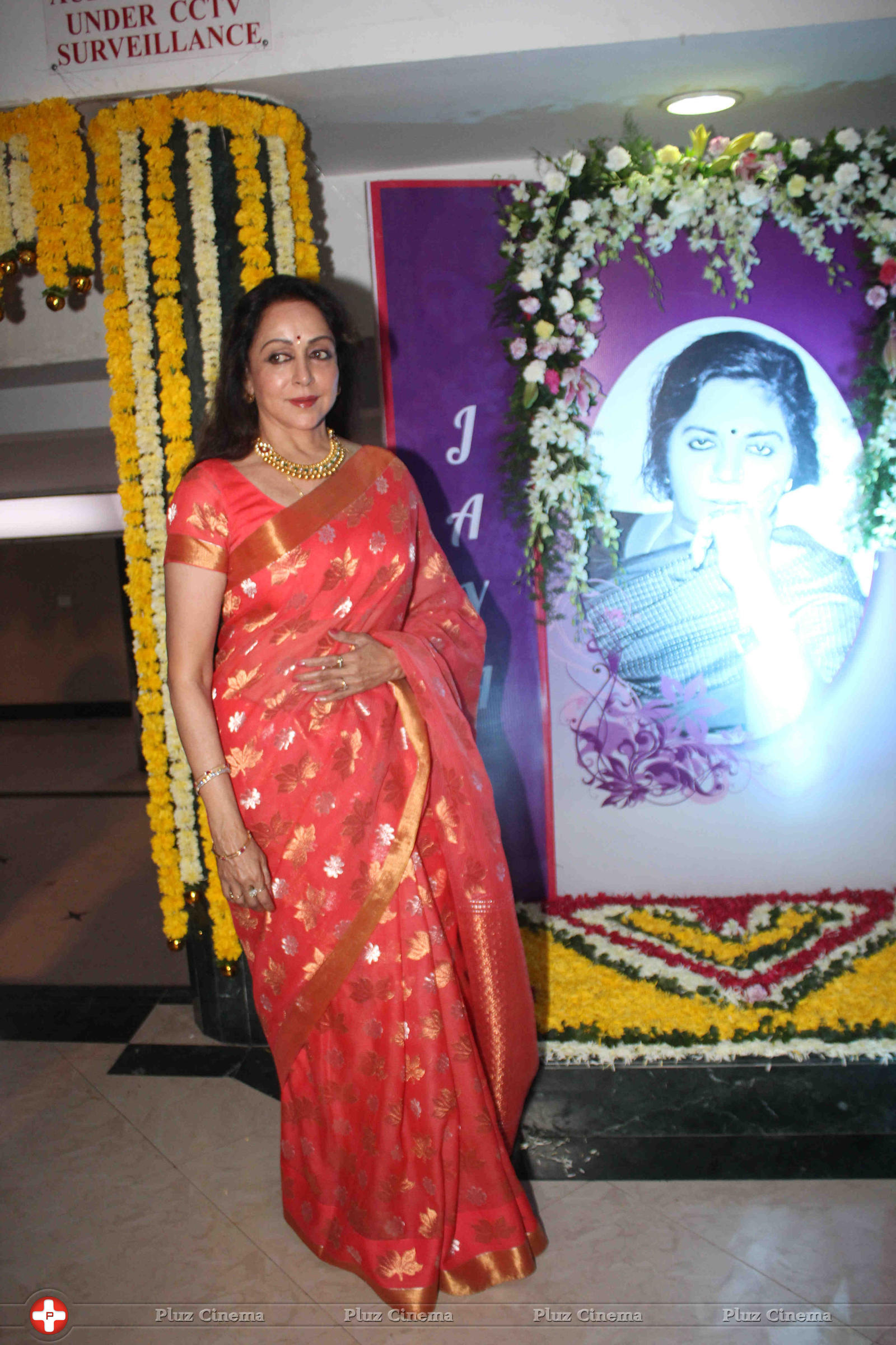 Hema Malini - Hema Malini and Esha Deol at Jaya Smriti Dance Tribute Stills | Picture 1160321