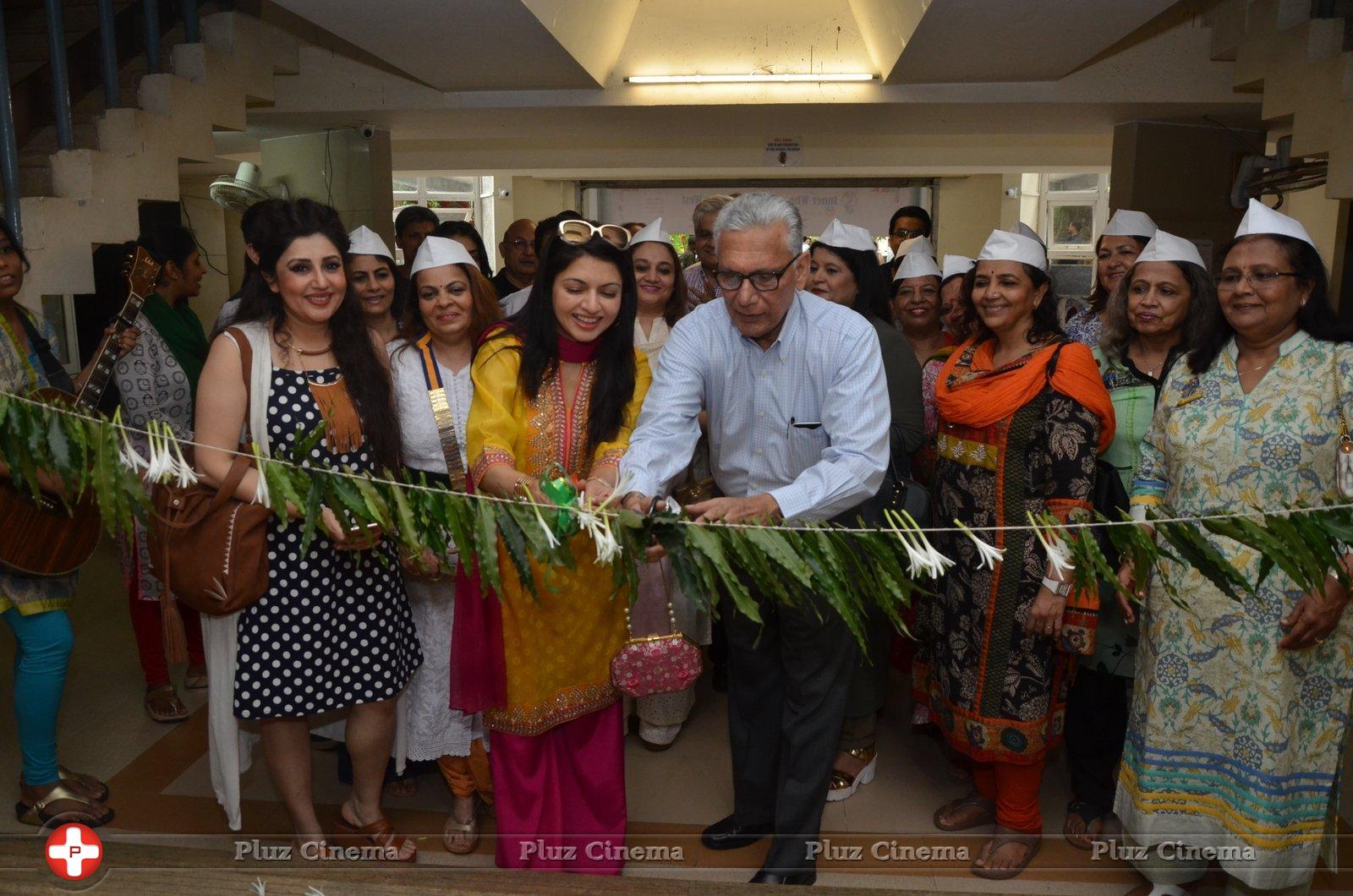 Bhagyashree Inaugurated The Juhu Organic Farmer's Market At Jamnabai Narsee School | Picture 1385184