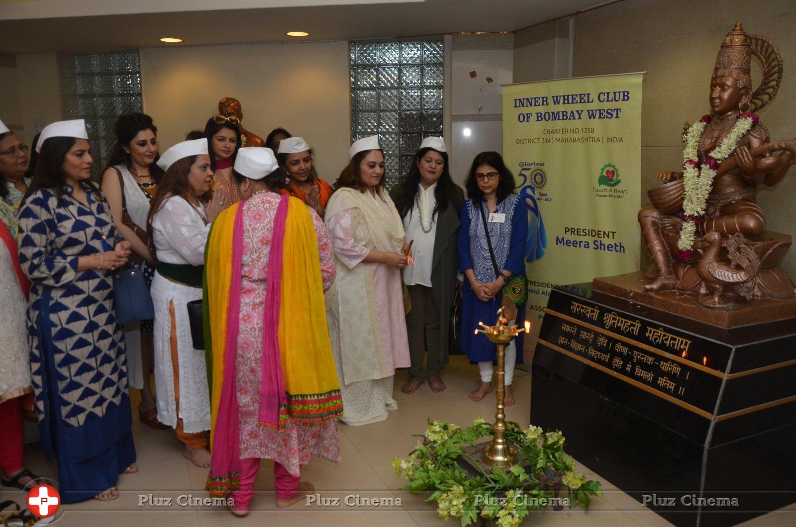 Bhagyashree Inaugurated The Juhu Organic Farmer's Market At Jamnabai Narsee School | Picture 1385185