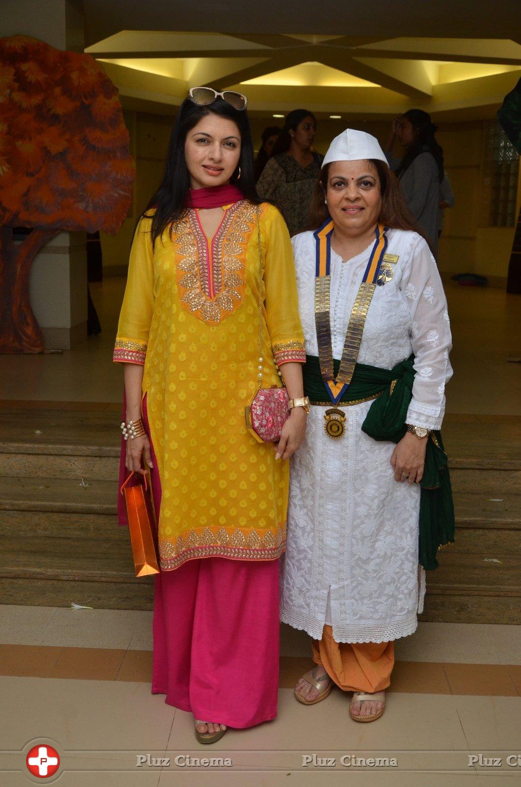 Bhagyashree Inaugurated The Juhu Organic Farmer's Market At Jamnabai Narsee School | Picture 1385207