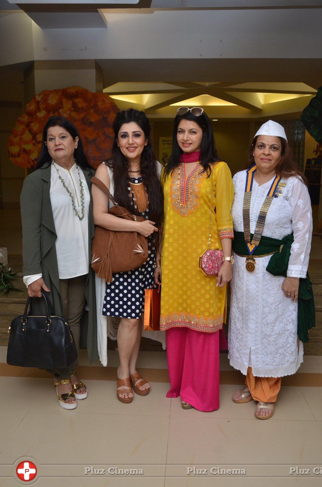 Bhagyashree Inaugurated The Juhu Organic Farmer's Market At Jamnabai Narsee School | Picture 1385209