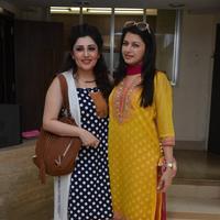 Bhagyashree Inaugurated The Juhu Organic Farmer's Market At Jamnabai Narsee School | Picture 1385181