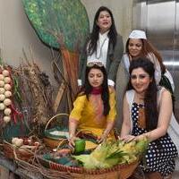 Bhagyashree Inaugurated The Juhu Organic Farmer's Market At Jamnabai Narsee School | Picture 1385191