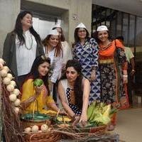 Bhagyashree Inaugurated The Juhu Organic Farmer's Market At Jamnabai Narsee School | Picture 1385192