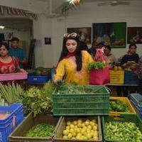 Bhagyashree Inaugurated The Juhu Organic Farmer's Market At Jamnabai Narsee School | Picture 1385203