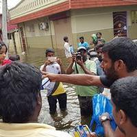Hero Vishal supplying food packets and Water Photos | Picture 1171872