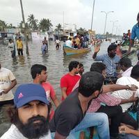 Hero Vishal supplying food packets and Water Photos | Picture 1171877