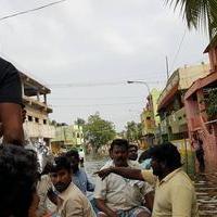 Hero Vishal supplying food packets and Water Photos | Picture 1171883