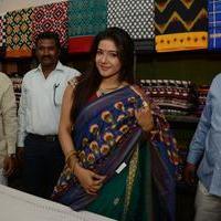 Sakshi Agarwal - Sakshi Agarwal inaugurates Pochampally IKAT art Mela at Chennai
