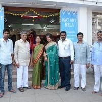 Sakshi Agarwal inaugurates Pochampally IKAT art Mela at Chennai