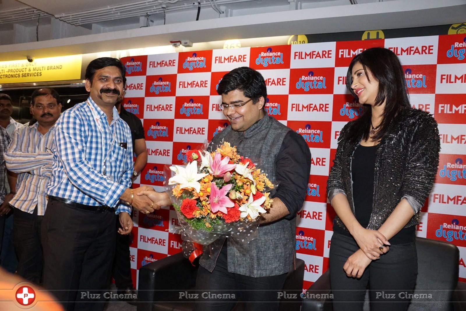 Shruti Hassan at Reliance Digital Filmfare Readers Meet Stills | Picture 906839