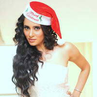 Shweta Khanduri Celebrating White Christmas Photos | Picture 917766