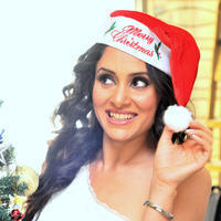 Shweta Khanduri Celebrating White Christmas Photos | Picture 917786