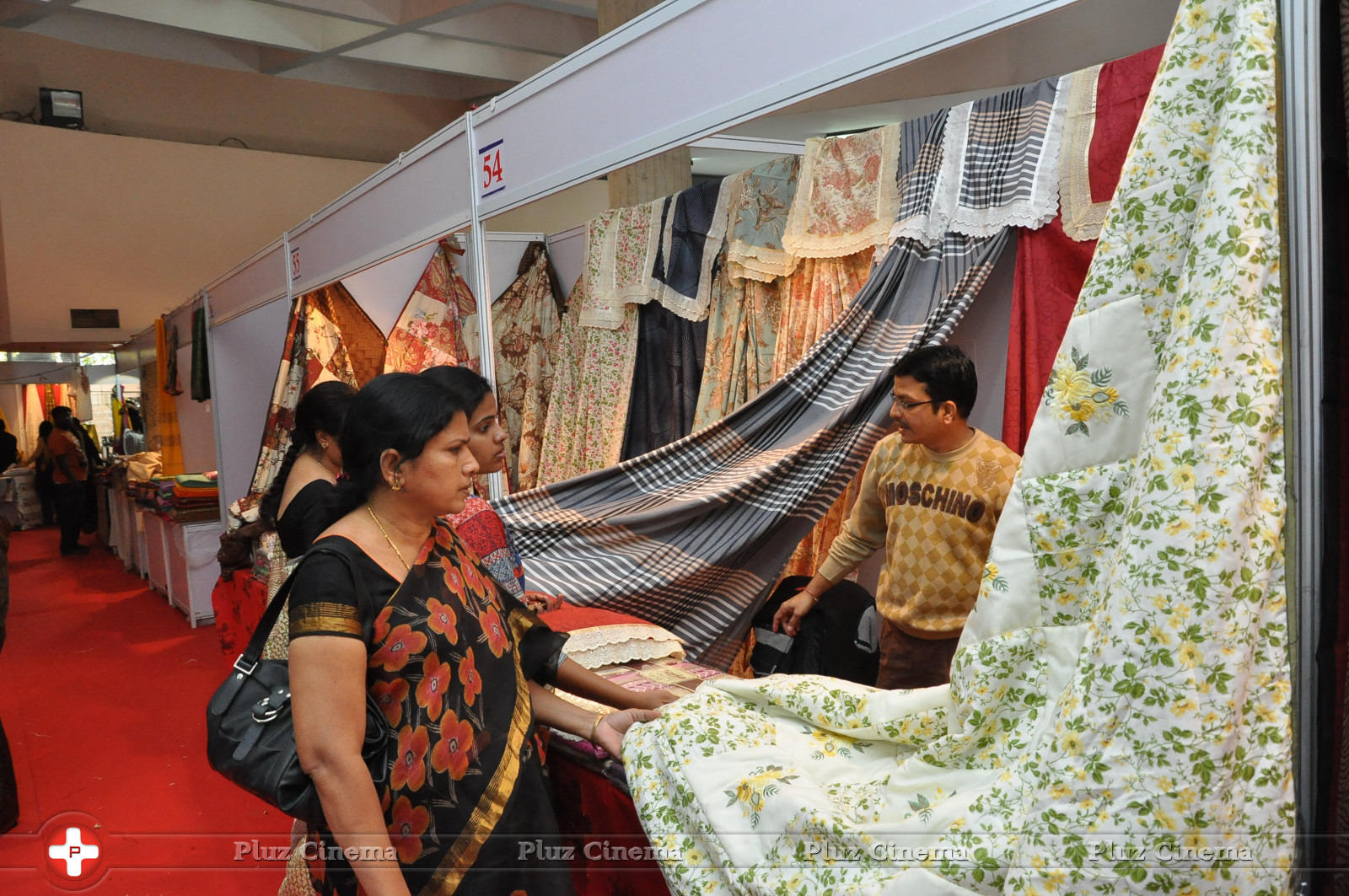 Soumya Sukumar Inaugurates Vivanyas handloom Silks and Cottons Expo Stills | Picture 918954