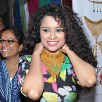 Soumya Sukumar - Soumya Sukumar Inaugurates Vivanyas handloom Silks and Cottons Expo Stills | Picture 918949