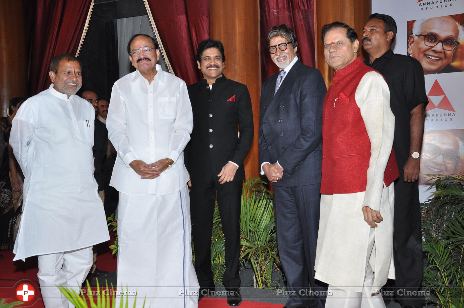 Amitabh Bachchan Receives ANR Award 2013 Photos | Picture 920669