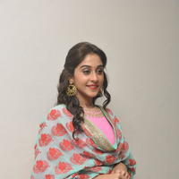 Regina Cassandra Cute Stills | Picture 922043