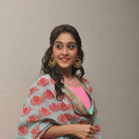 Regina Cassandra Cute Stills | Picture 922061