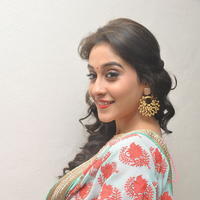 Regina Cassandra Cute Stills | Picture 922088