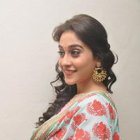 Regina Cassandra Cute Stills | Picture 922090