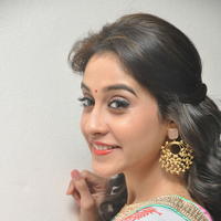 Regina Cassandra Cute Stills | Picture 922094