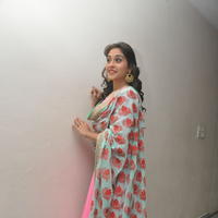 Regina Cassandra Cute Stills | Picture 922106