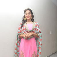 Regina Cassandra Cute Stills | Picture 922108