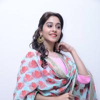 Regina Cassandra Cute Stills | Picture 922120