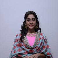 Regina Cassandra Cute Stills | Picture 922134