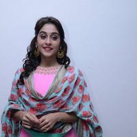 Regina Cassandra Cute Stills | Picture 922137