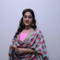 Regina Cassandra Cute Stills | Picture 922144