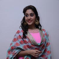 Regina Cassandra Cute Stills | Picture 922157