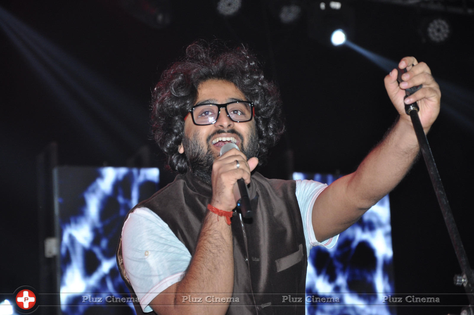Arijit Singh - Arijit Singh steal Hyderabadis hearts with his Magical Voice Stills | Picture 921930
