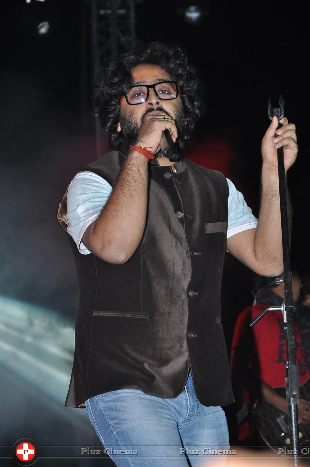Arijit Singh - Arijit Singh steal Hyderabadis hearts with his Magical Voice Stills | Picture 921936
