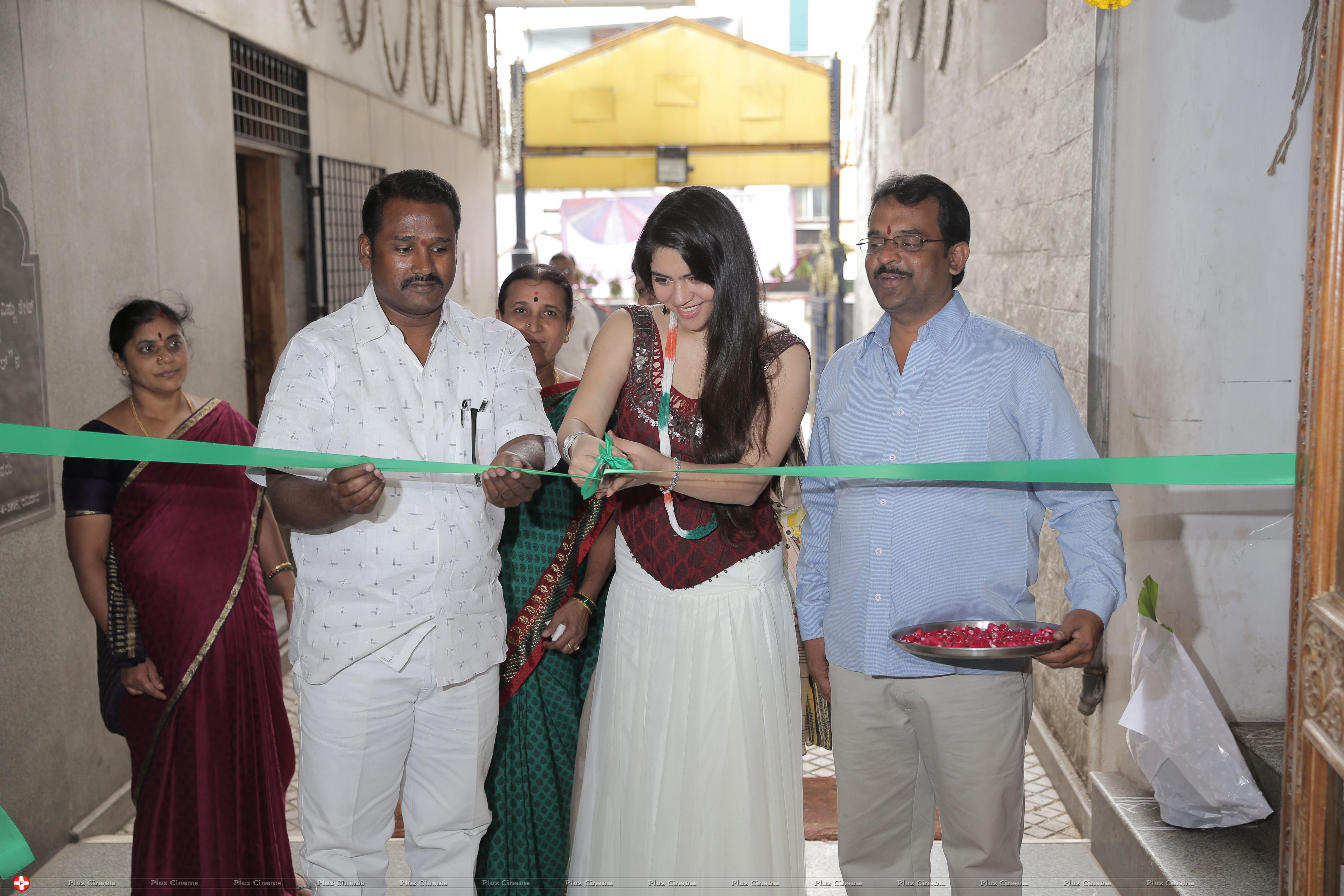 Sherin - Actress Sherin Inaugurates Pochampally IKAT Art Mela at Bangalore Photos | Picture 868393